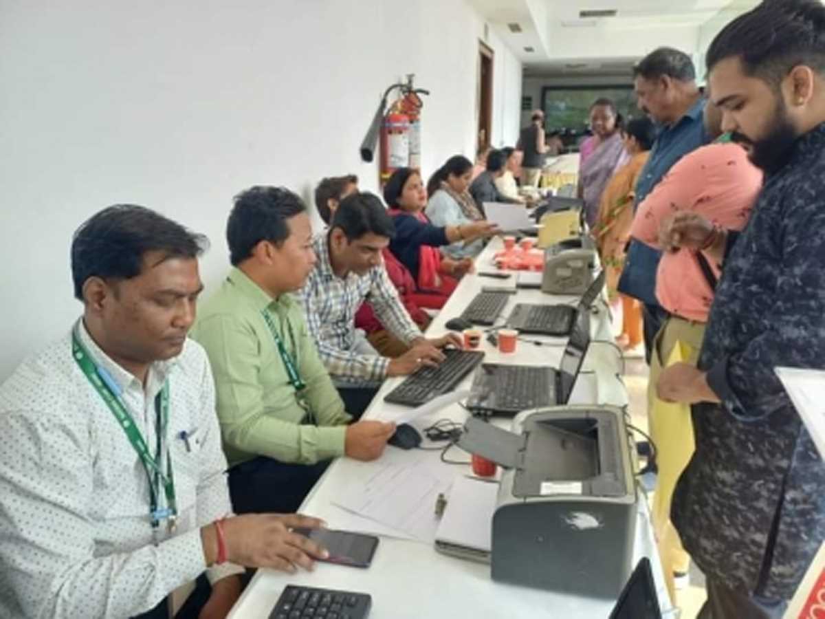 नई दिल्ली नगरपालिका परिषद ने एनडीसीसी कन्वेन्शन सेंटर में शिकायत निवारण सुविधा शिविर का आयोजन किया नई दिल्ली नगरपालिका परिषद ने एनडीसीसी कन्वेन्शन सेंटर में शिकायत निवारण सुविधा शिविर का आयोजन किया